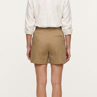 Bermuda Riviera Tiro Alto | Pantalón Corto Elegante | Arena Khaki