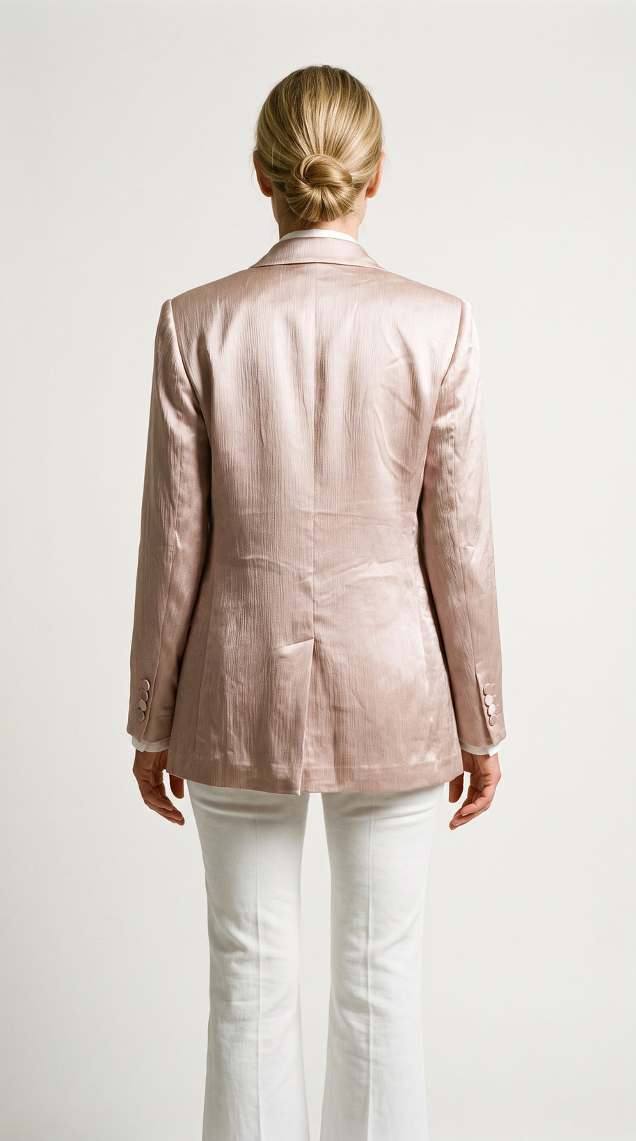 Blazer Cinderella | Sastrería Oversize y Hombro Escultural en Satén Texturizado Mate | Champagne Rose