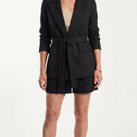 Blazer Verona | Sastrería Fluida con Cinturón Anatómico | Negro Clásico