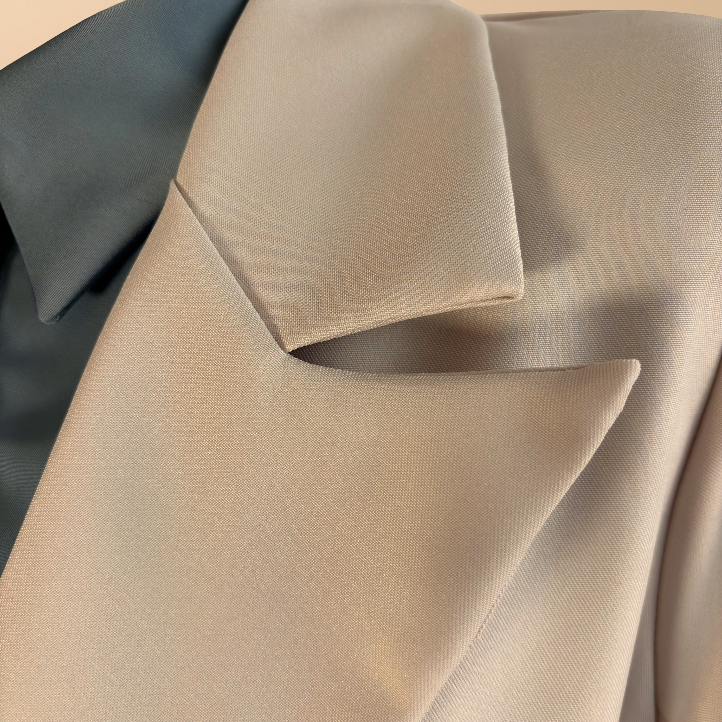 BLAZER CON CINTURÓN VERONA BEIGE CREMA