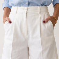 Bermuda Riviera Tiro Alto | Pantalón Corto Elegante | Blanco